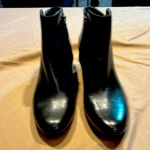 Black ECCO 38z. Inside zipper.. 2 in heel